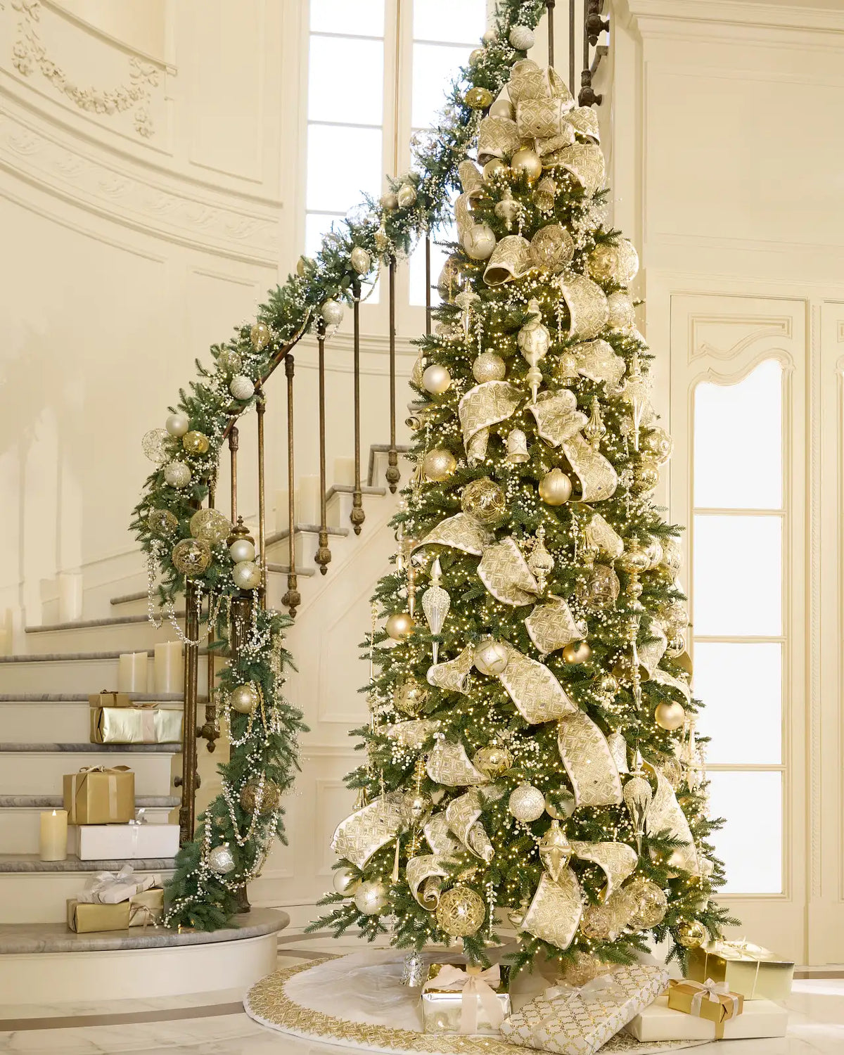 Kit 32 Enfeites para Árvore de Natal Dourado, Champagne e Branco – Bolas e Pendentes Decorativos