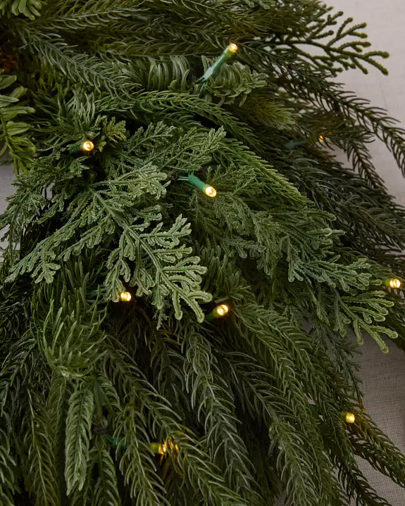 Guirlanda de Natal 90 cm com LED e Folhagens Verdes