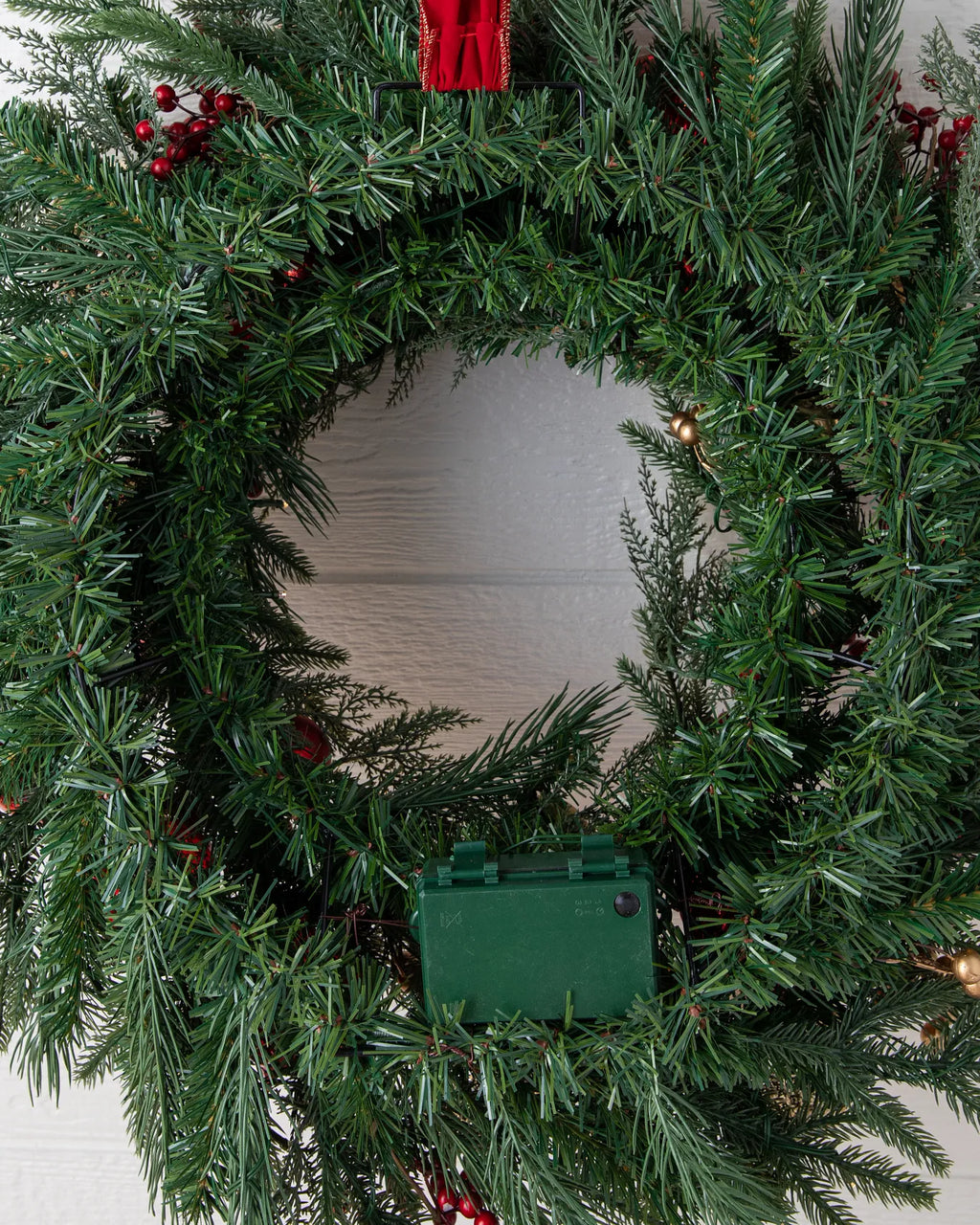 Guirlanda Pinhas e Bagas de Natal Com LED 90 cm
